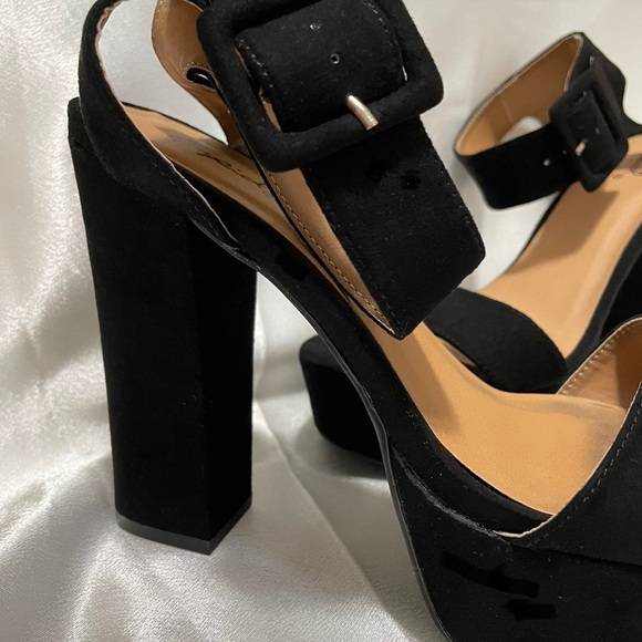 Tacones Bonitos y Altos - Picture 3 of 3